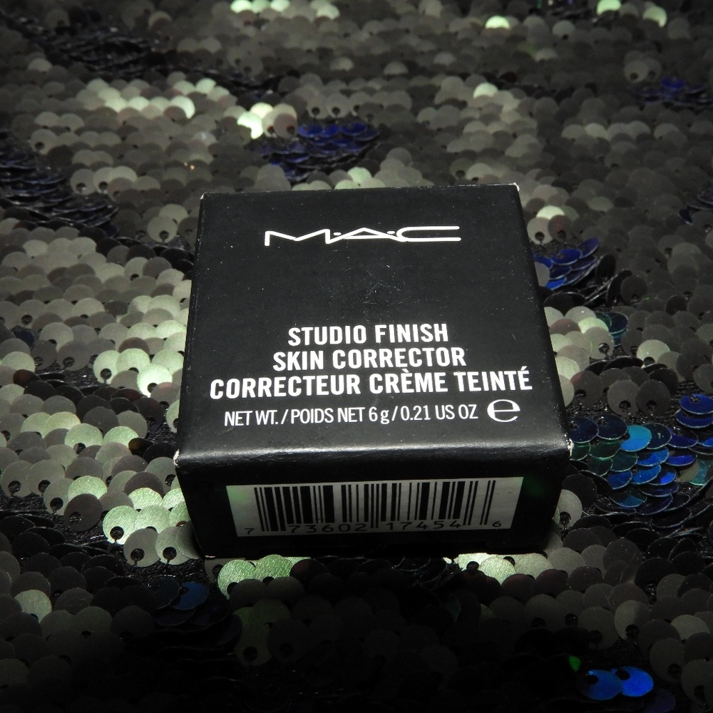 MAC Studio Finish Skin Corrector - Pure Orange